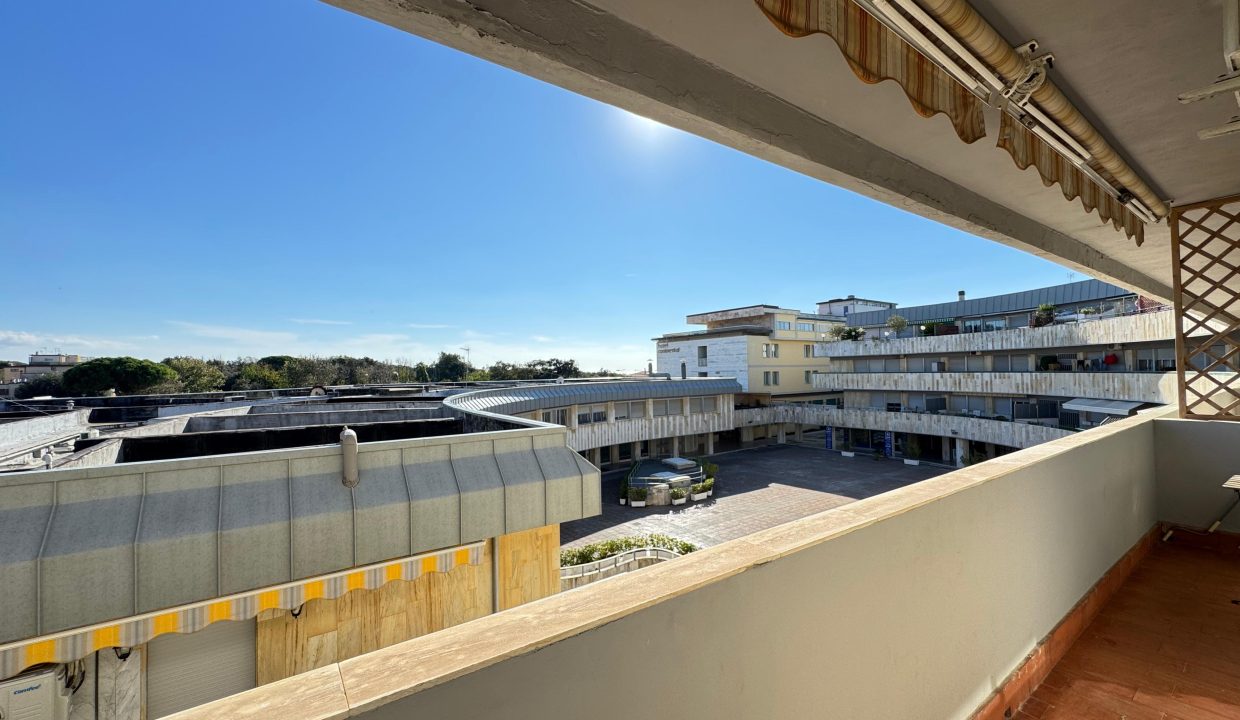 WhatsApp Image 2025-10-15 at 15.37.48 (10)