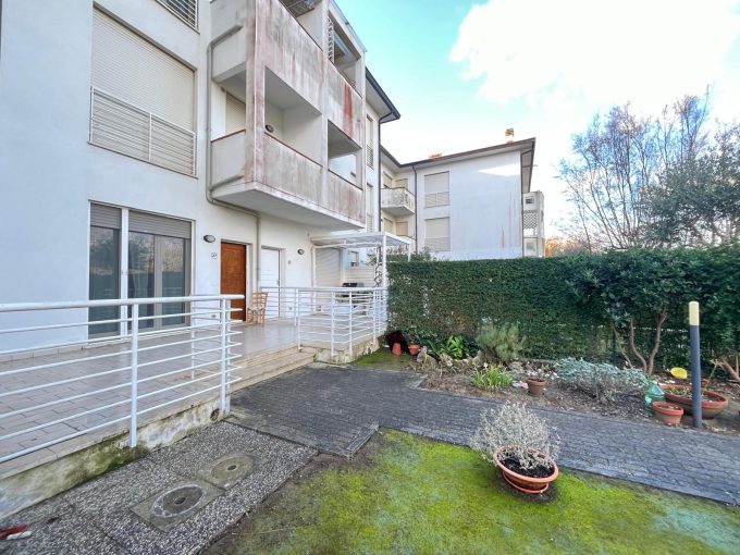 Appartamento con ingresso e giardino privato RIF. V 67