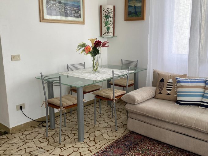 Bilocale Piano terra vicino al mare Rif.A74