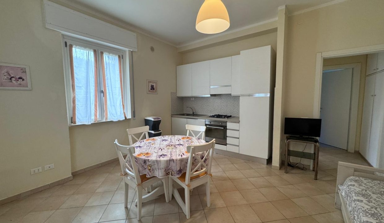 c93529b4-121f-4b06-9074-b0e105e8d88a